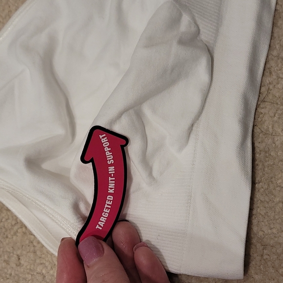 Bali white wireless bralette - Picture 3 of 6